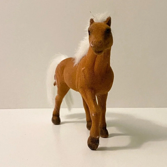 Vintage Flocked Horse Figure 4 Inch Tall Unmarked Toy - Picture 10 of 14